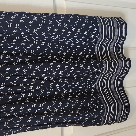 Loft Dress. NWT. Size S - Picture 3 of 6